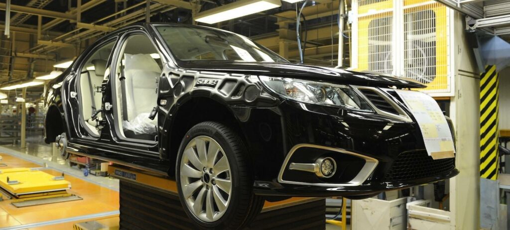 Fabriken står stilla men Nevs för just nu diskussioner med fyra företag om framtida finansiering.