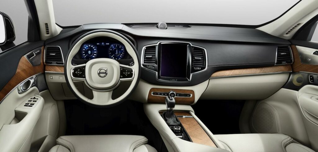 Volvo är en av flera tillverkare som ingår i Open Automotive Alliance, som nu lanserat Android Auto. Men vem som hinner först med systemet återstår att se.