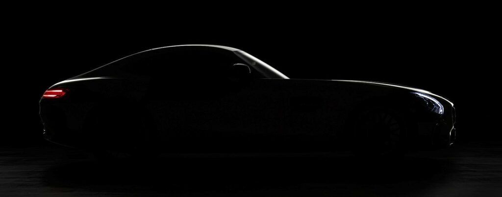 Mercedes har smygvisat den nya AMG-modellen som går under namnet GT. Premiär blir senare i år.