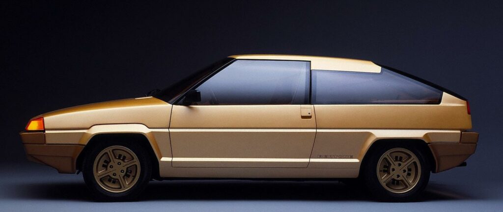 Särskilt Volvotypisk var designen inte – och det var förmodligen också därför som experimentbilen Tundra aldrig sattes i produktion hos Volvo. Men Citroën nappade.