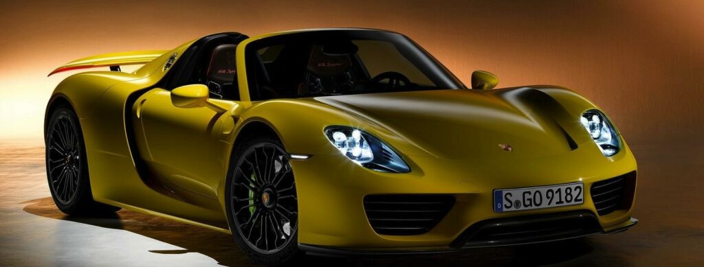 Den nya superbilen ska konkurrera med Ferrari 458 Italia och designen inspireras av toppmodellen 918 Spyder.