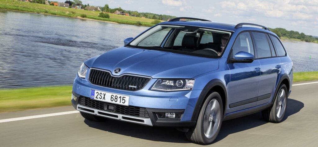 Upphöjda kombibilar säljer bra i Sverige – titta bara på Volvo XC70 och Volkswagen Alltrack. Nu är det dags för andra generationen av Skodas bidrag, Octavia Scout.