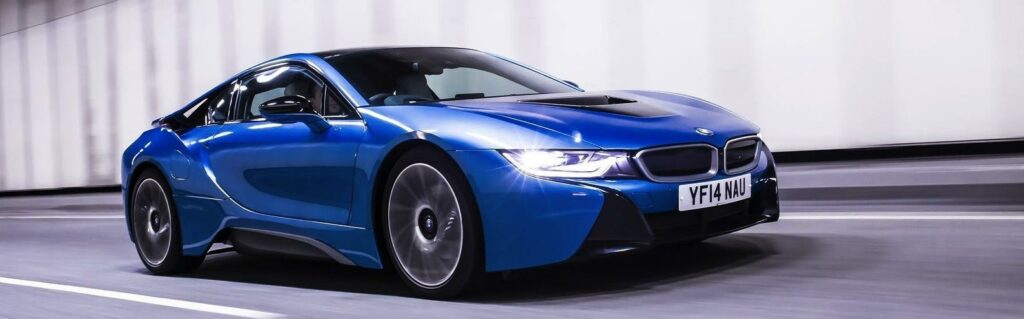 BMW i8 är en av kandidaterna som kan ta hem titeln Årets Bil 2015.