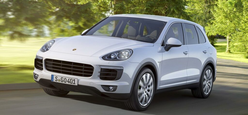 Porsche utlovar extremt låg förbrukning i nya Cayenne S E-Hybrid, knappt 3 l/100 km. Men körcykeln är snäll och tillåter långa sträckor med eldrift.