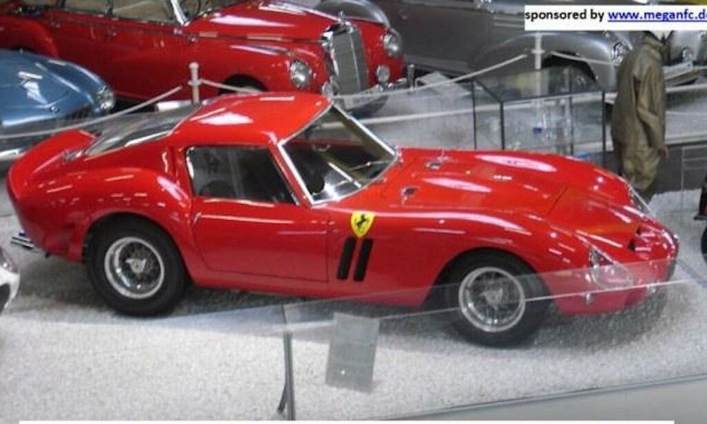 En grupp personer i ett museum (AI text)