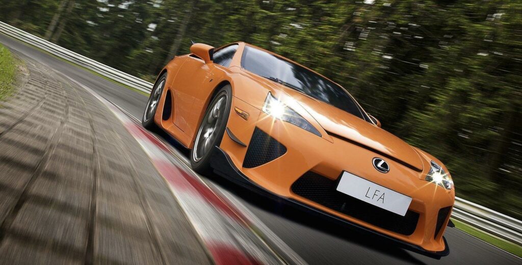 Lexus LFA blev en kortlivad historia, men enligt Toyotachefen Akio Toyoda kan superbilen få en ersättare.