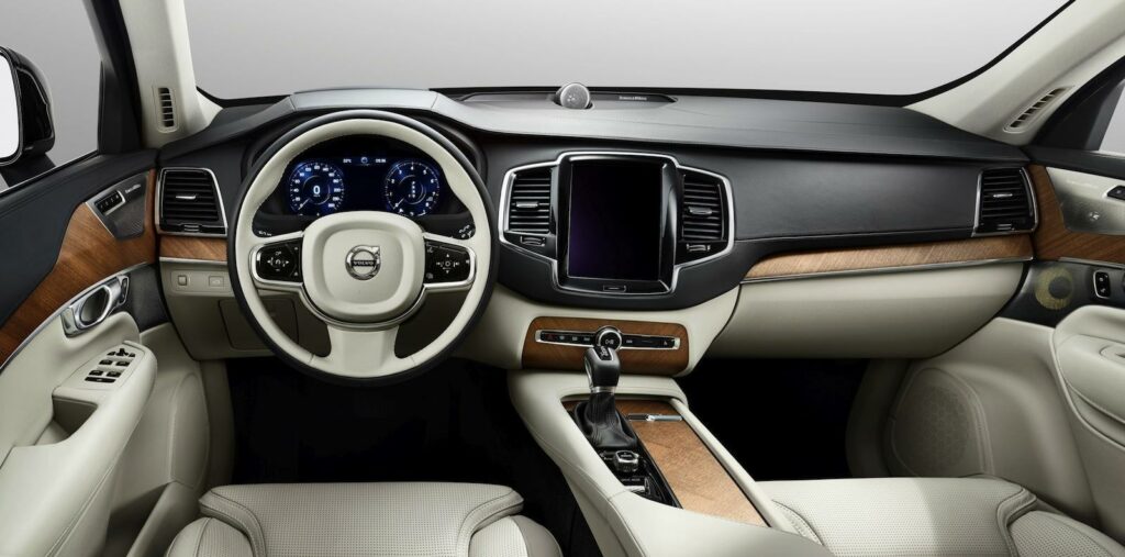 Självklart vill du titta närmare på alla detaljer, och det får du snart göra. Volvo premiärvisar XC90 i Stockholm och Göteborg.