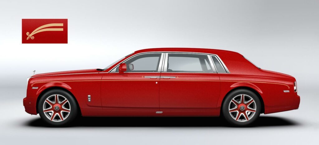 Bilarna får en exklusiv, röd speciallackering med gulddetaljer. Totalt är alla 30 bilarna värda 140 miljoner kronor.