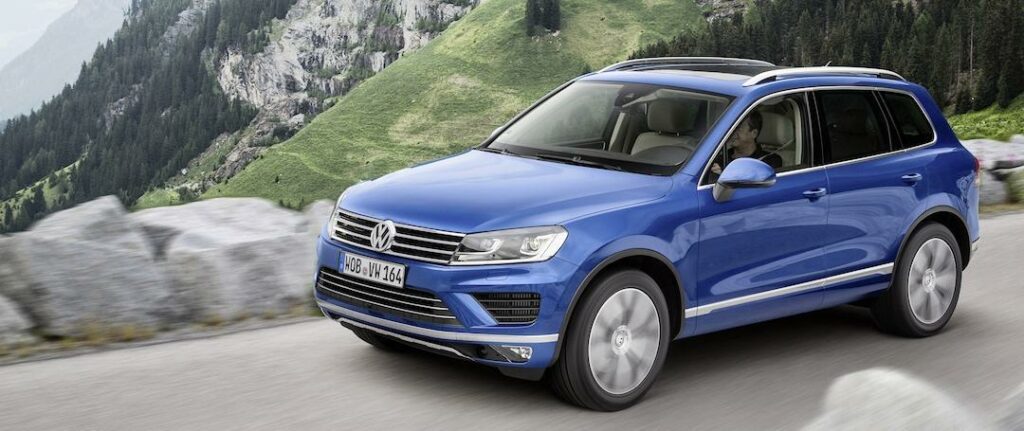 Samtliga versioner av Volkswagen Touareg har fyrhjulsdrift och åttastegad automatlåda som standard. För de som söker en mera terrängduglig version av Touareg går det att välja till paketet ”Terrain Tech” till V6 TDI 262 hk.