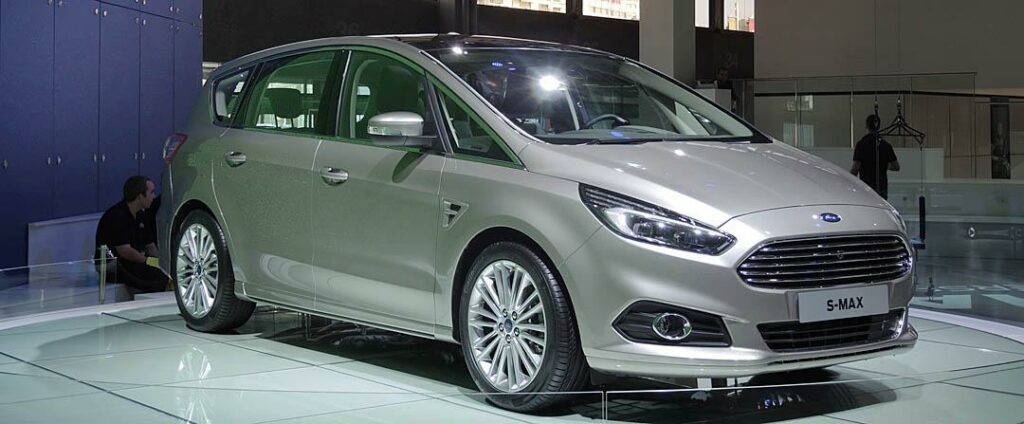 Ford S-Max får Sync 2 när den är redo att lansera i Sverige till sommaren 2015. De svenska priserna är inte klara ännu.