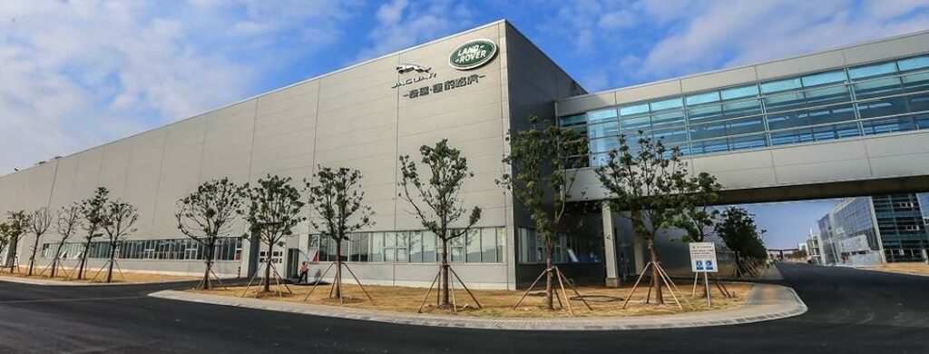 Land Rovers fabrik i Changshu har en årlig kapacitet på 130.000 bilar och man inleder med att bygga Range Rover Evoque. Senare ska man även bygga nya Land Rover Discovery Sport i Changshu.