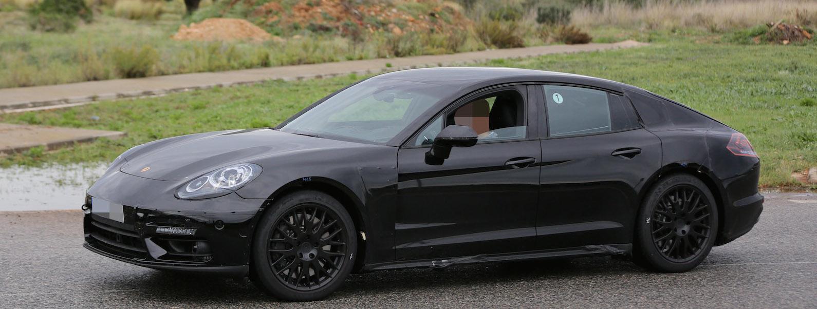 Nu börjar Porsche visa formerna på nästa Panamera, som börjar visas upp 2015.