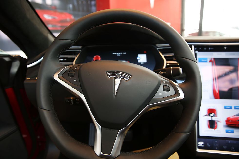 Tesla stäms för farlig Autopilot – här är svaret