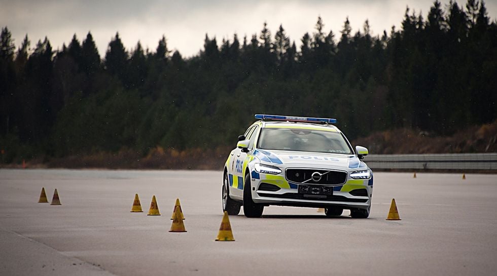 Så byggs Volvos polisbilar – ska klara tuffa kraven
