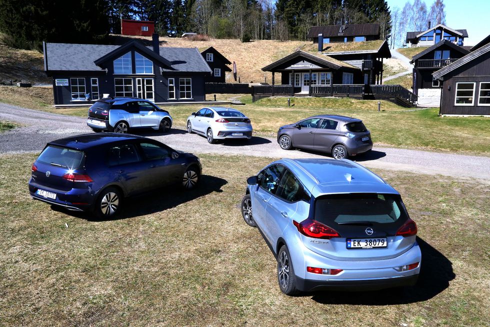 Vi testar Opel Ampera-e mot konkurrenterna