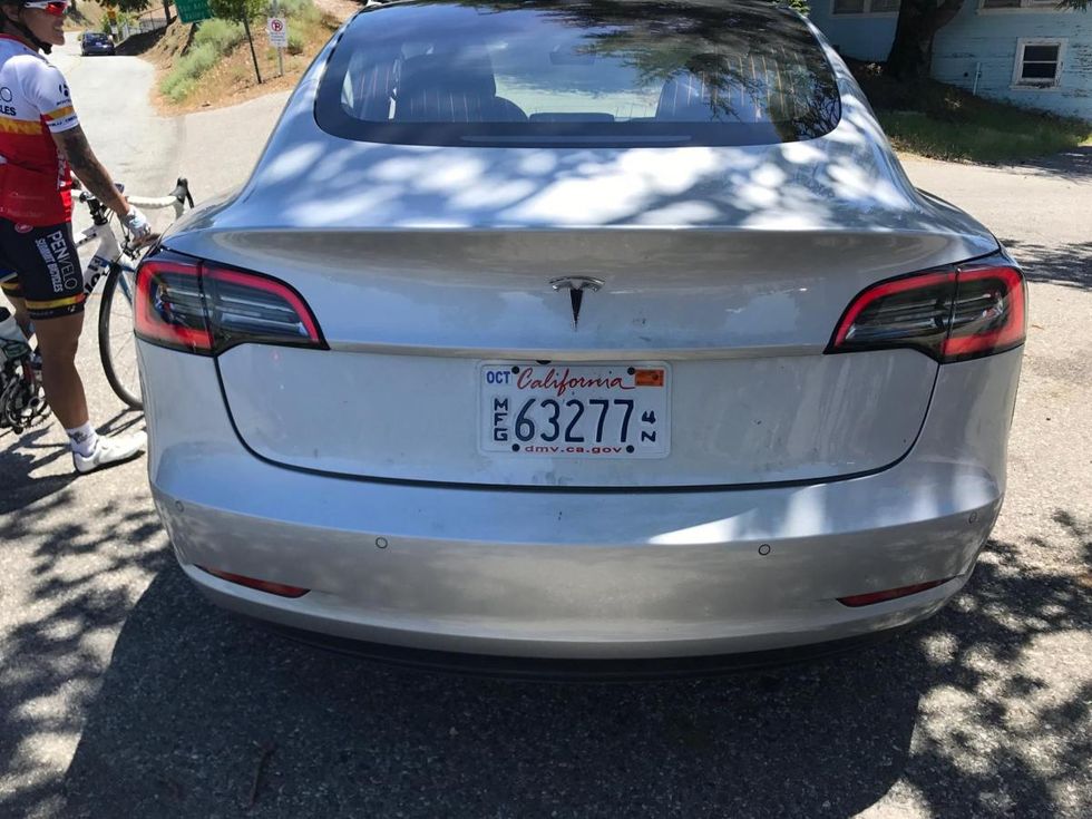 Nya spionbilder visar Tesla Model 3-interiören