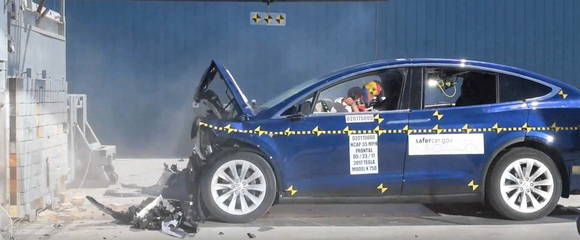 Tesla slår Volvo på fingrarna med säkraste suven