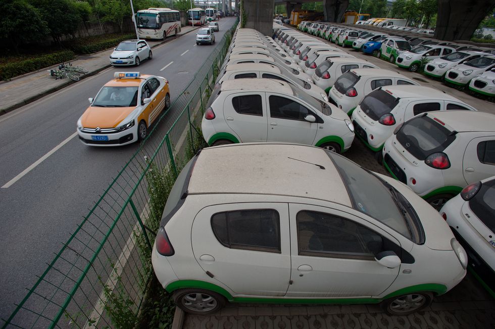 Utbrett fusk med elbilsrabatter – bortglömda elbilar samlar damm
