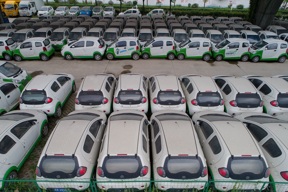 Utbrett fusk med elbilsrabatter – bortglömda elbilar samlar damm