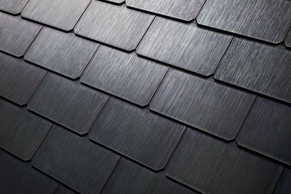 Första Tesla Solar Roof – snart med svenskt pris