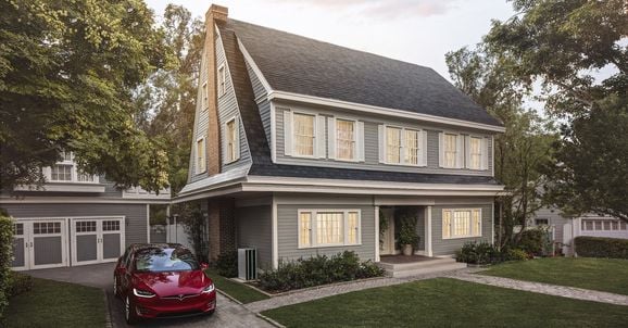 Första Tesla Solar Roof – snart med svenskt pris
