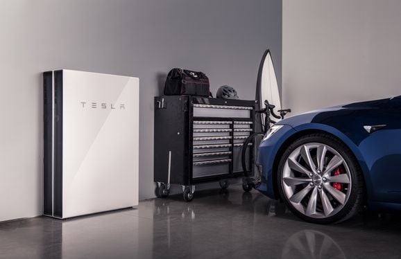 Första Tesla Solar Roof – snart med svenskt pris