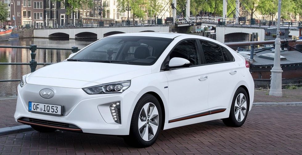 Suvarna fortsätter öka – men elbilarna rusar mer