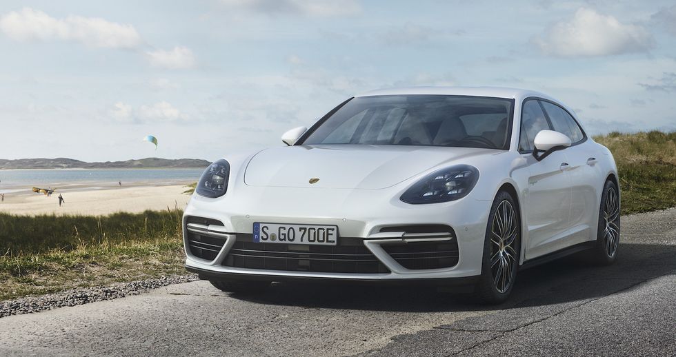 Porsches nya laddhybridkombi har 680 hästkrafter