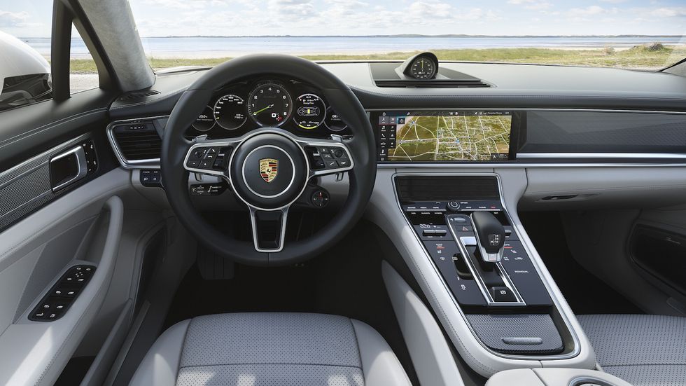 Porsches nya laddhybridkombi har 680 hästkrafter
