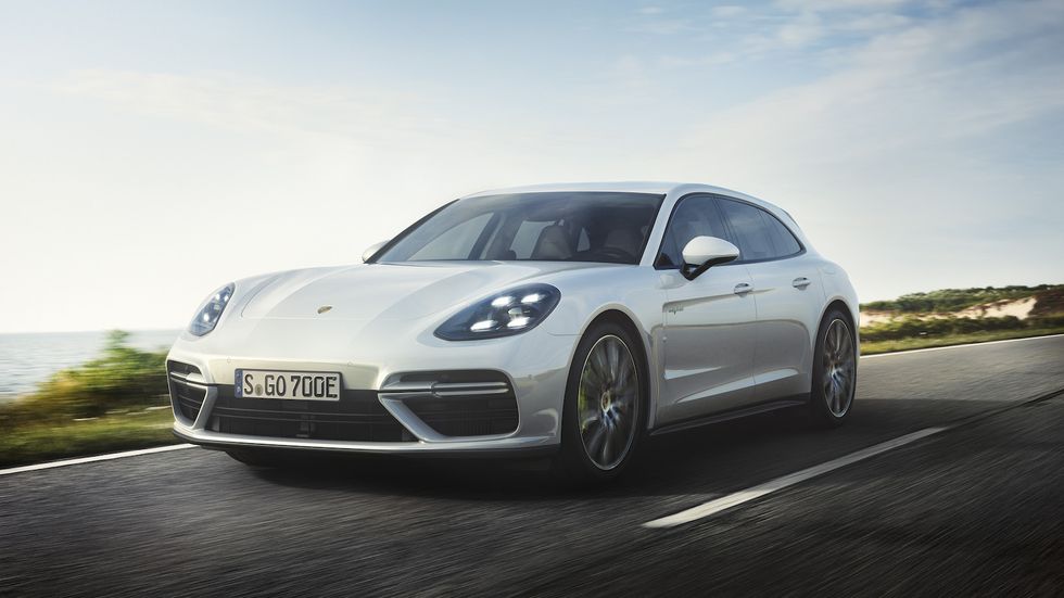 Porsches nya laddhybridkombi har 680 hästkrafter