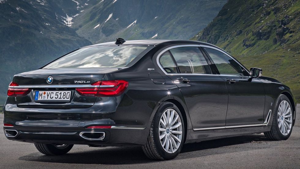 BMW:s miljardsatsning ska ge längre räckvidd