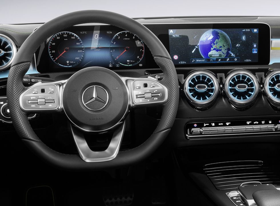 Officiell: Nya Mercedes A-klass blir digital