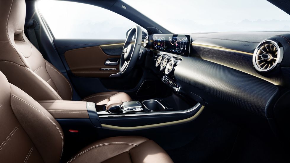 Officiell: Nya Mercedes A-klass blir digital