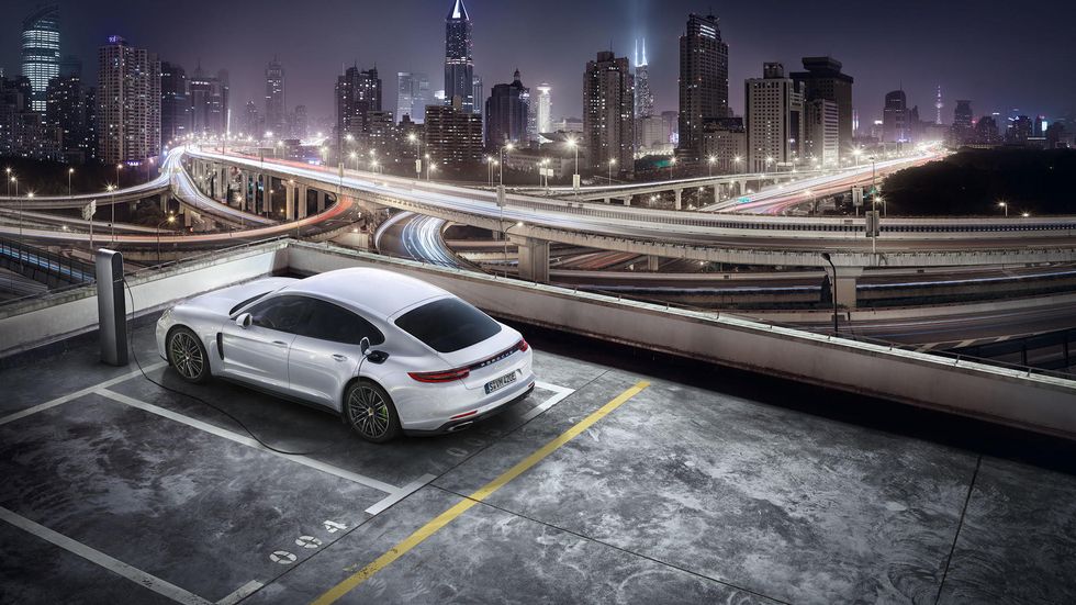 Porsches elektriska framtid är redan en succé