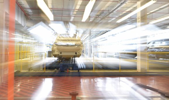 Första officiella bilderna på nya BMW X7