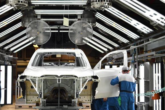 Första officiella bilderna på nya BMW X7