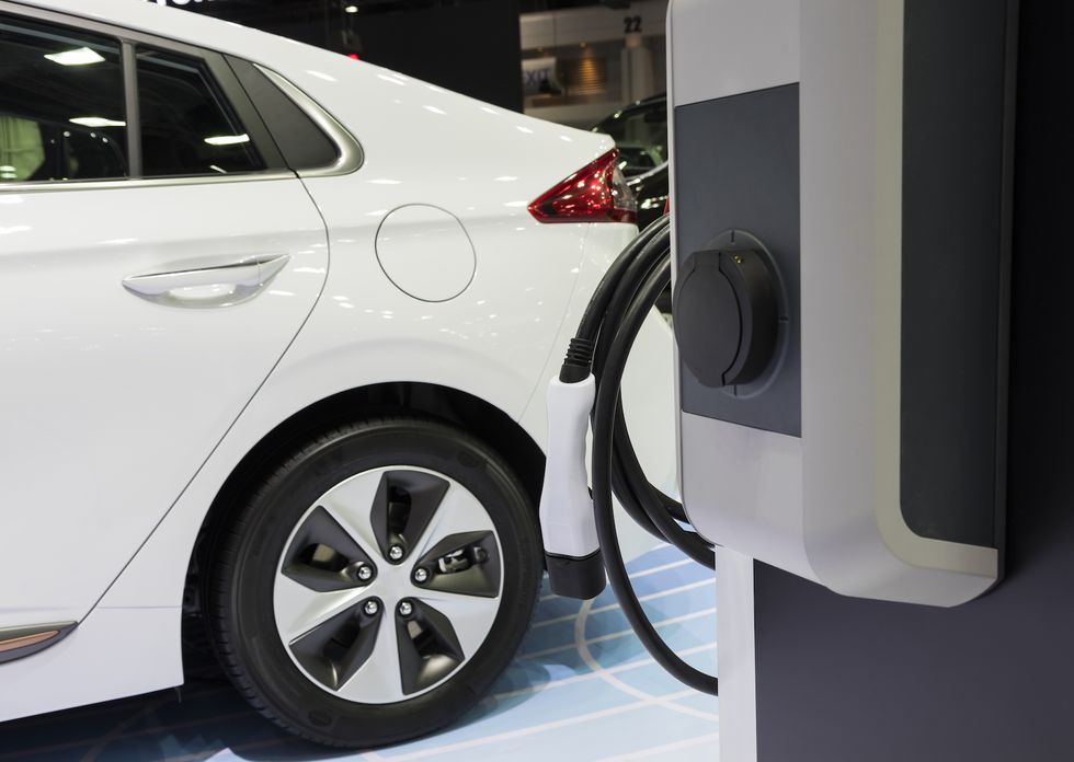 Nya tag för att bygga fler snabbladdare längs större vägar