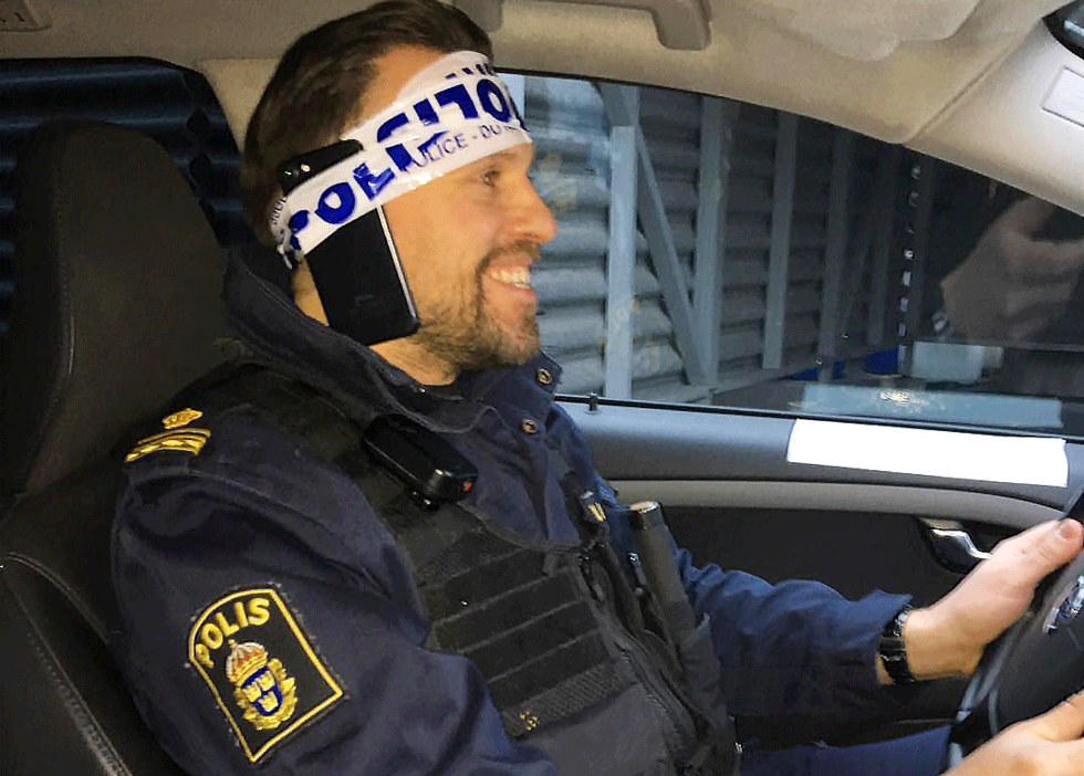 Polisen visar: Så kommer du runt nya mobilförbudet
