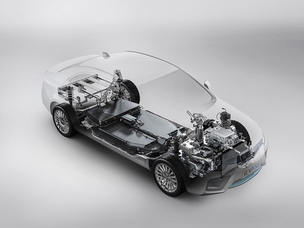 Kinesiska elbilen lockar med 50 mils räckvidd för under 100.000 kronor