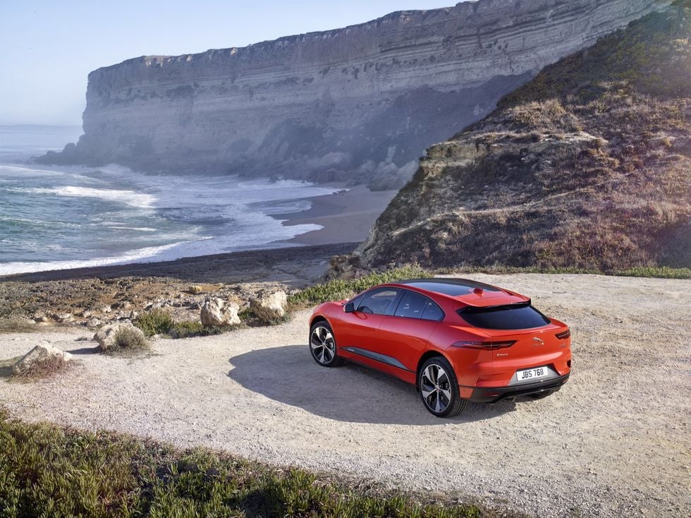 Jaguar I-Pace är officiell – fyrhjulsdriven elsuv med räckvidd på 48 mil