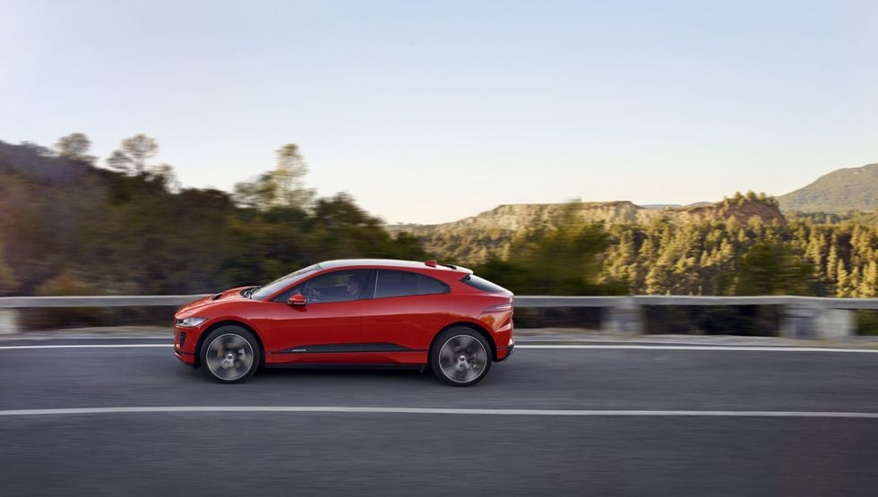 Jaguar I-Pace är officiell – fyrhjulsdriven elsuv med räckvidd på 48 mil