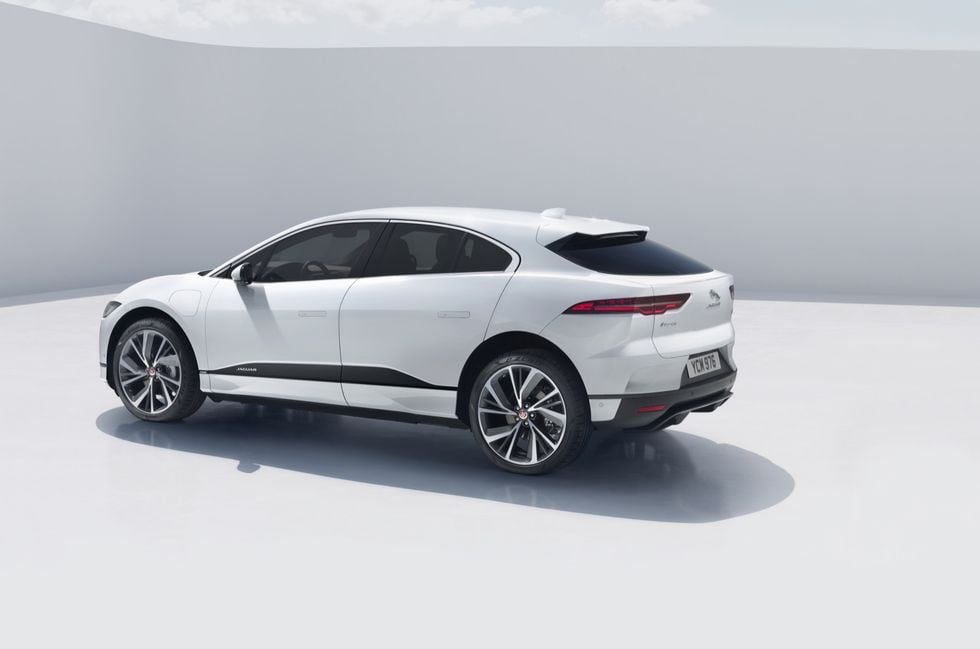 Jaguar I-Pace är officiell – fyrhjulsdriven elsuv med räckvidd på 48 mil