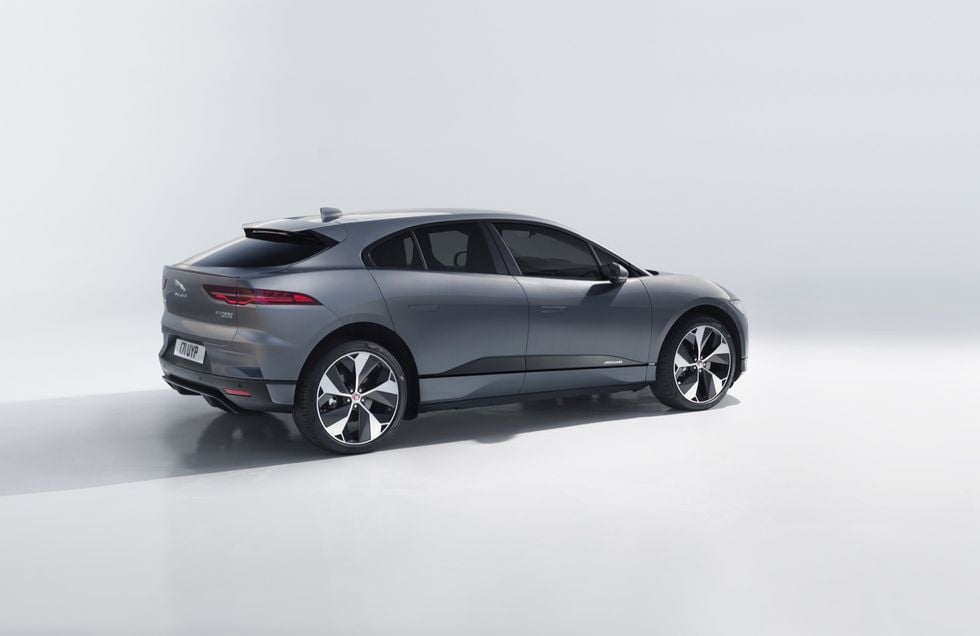 Jaguar I-Pace är officiell – fyrhjulsdriven elsuv med räckvidd på 48 mil