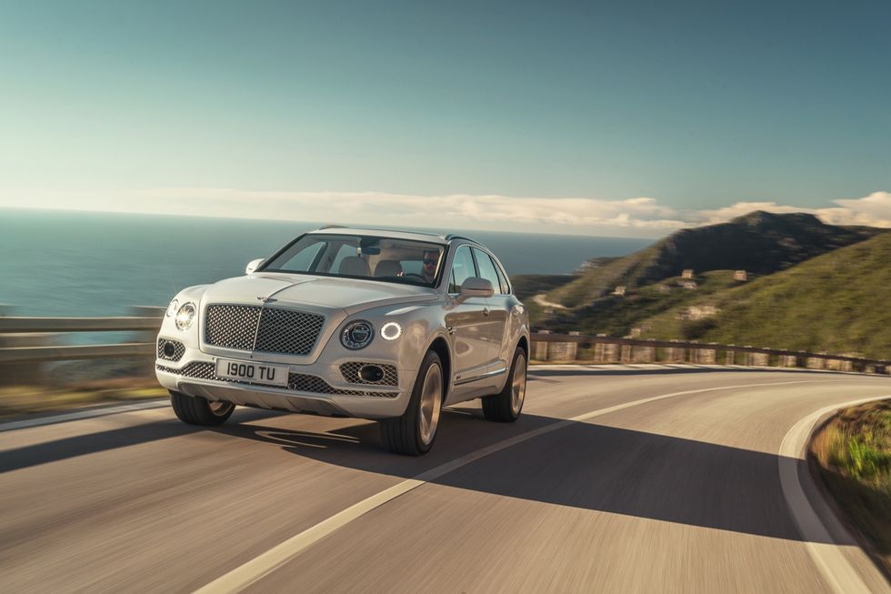 Bentley Bentayga blir en av världens törstigaste och dyraste laddhybrider