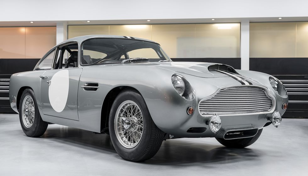 Raka sexan tillbaka hos Aston Martin – tack vare Mercedes