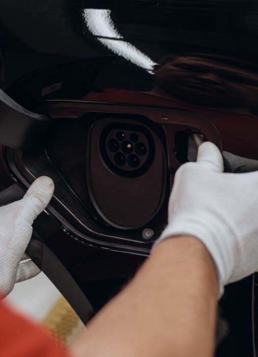 Bilder på Porsche Mission E avslöjar nya detaljer
