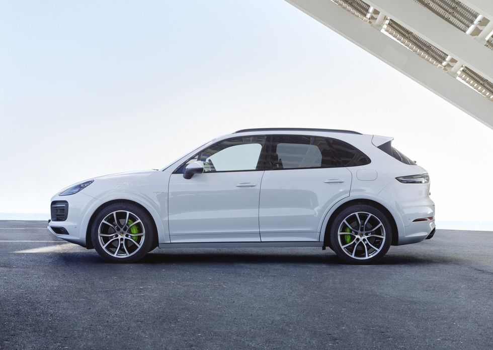 Porsches första suv-laddhybrid kan bli en succé – svenskt pris