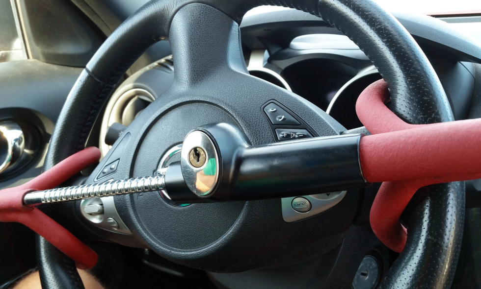 Man gripen med många stulna rattar i bilen – så här skyddar du dig