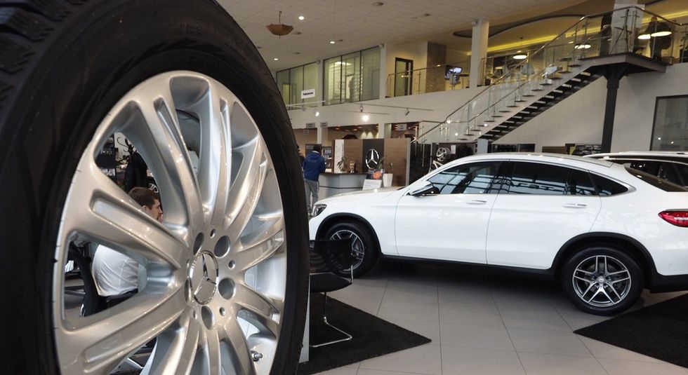 Ny rapport visar: Svenska bilsäljare vill inte sälja elbilar