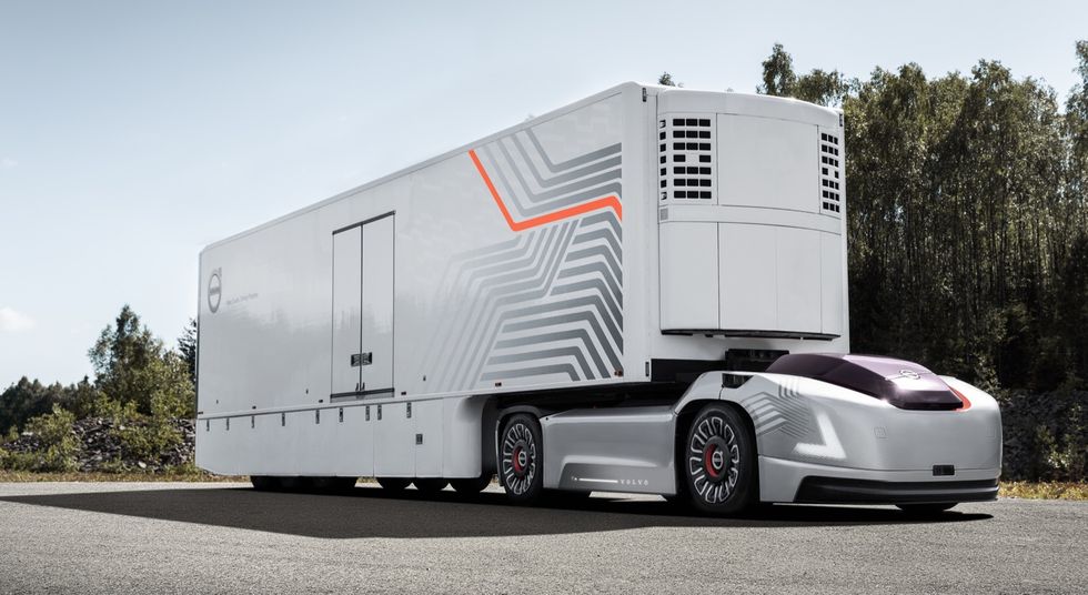 Volvo känner pressen – visar eldriven lastbil utan förare